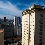 Flat Aconchegante Nos Jardins Com Piscina & Estacionamento Inclusos