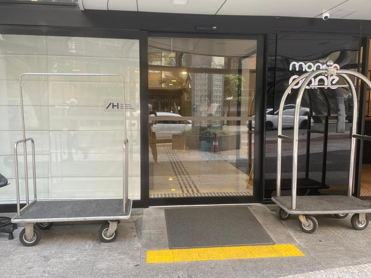 Flat Aconchegante Nos Jardins Com Piscina & Estacionamento Inclusos * São Paulo