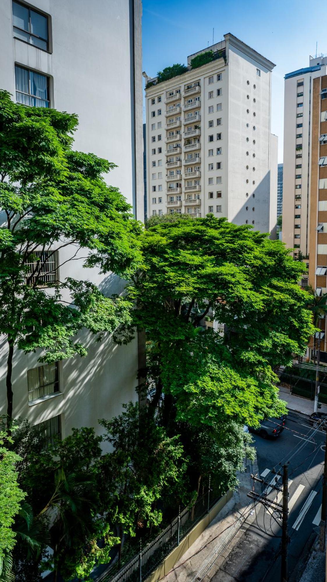 Flat Aconchegante Nos Jardins Com Piscina & Estacionamento Inclusos *