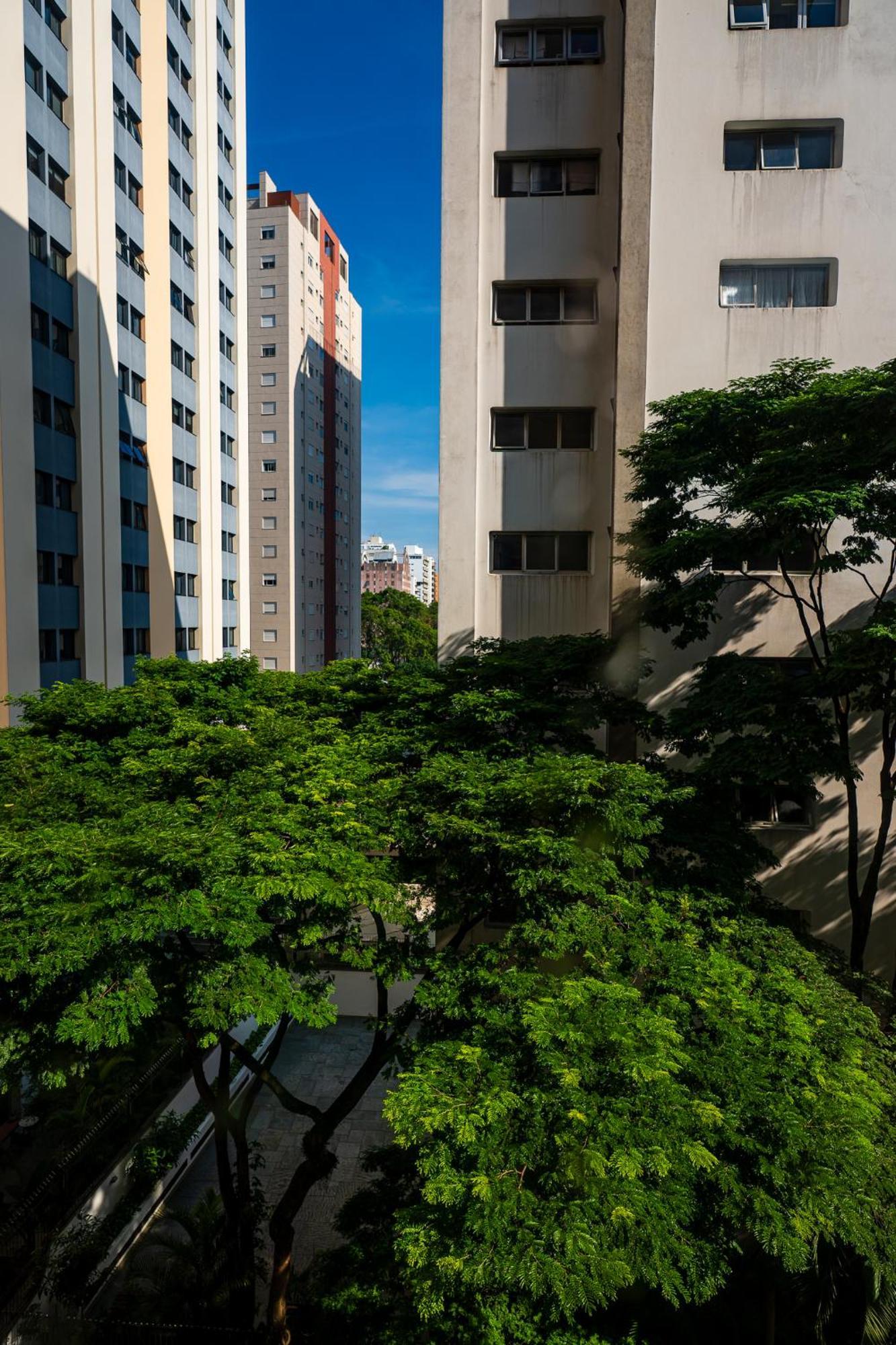 Flat Aconchegante Nos Jardins Com Piscina & Estacionamento Inclusos *